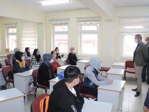 ’’Kitap okumayı alışkanlık haline getirin’’