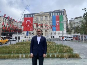 Beyoğlu Belediyesi’nden Azerbaycan’a bayraklı destek
