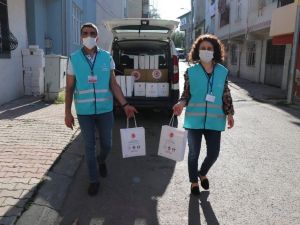 Sultanbeyli’de ihtiyaç sahibi bin haneye temizlik seti dağıtılıyor