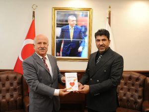 Emekli Başsavcı Necdet Bayraktaroğlu Rektör Aldemir’i ziyaret etti