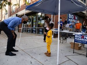 Obama, Joe Biden için sahaya inerek oy istedi