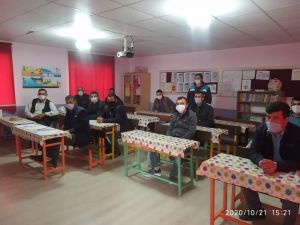 Aslanapa’da çiftçilere ’’Basınçlı sulama sistemleri’’ kursu