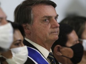 Bolsonaro, Covid-19 hastası Sağlık Bakanı Pazuello’yu maskesiz ziyaret etti