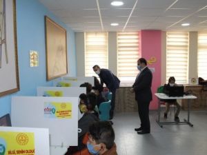 Kaymakam Çiçek ’EBA’ sınıfını inceledi