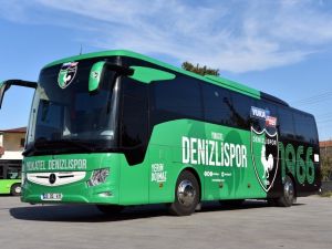 Denizli Büyükşehir Belediyesinden Yukatel Denizlispor’a sıfır kilometre takım otobüsü