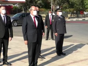 KKTC Cumhurbaşkanı Tatar, Atatürk, Dr. Fazıl Küçük ve TMT anıtlarına çelenk koydu