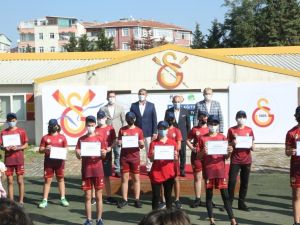 Küçükçekmece Belediyesi kürek kursları ilk mezunlarını verdi