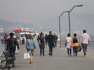 İstanbul sahillerinde maskesiz ve sosyal mesafesiz yoğunluk