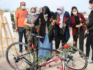 Kazada yaşamını yitiren bisikletli Zeynep’e duygusal anma