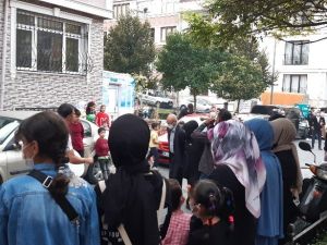 Fatih’te sosyal mesafesiz gelin alma merasimi