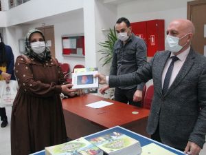 Kütahya’da 61 öğrenciye tablet