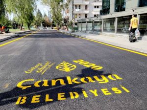 Çankaya Belediyesi asfalt çalışmalarına hız kesmeden devam ediyor