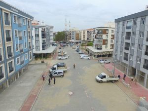 Yunusemre 50. Yıl Mahallesinde yol çalışması yapıyor