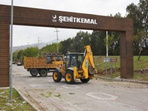 Aşağı Şehitkemal’e Aliağa Belediyesinden hizmet yağmuru