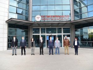 Vali Karadeniz’den ’Zorunlu haller dışında dışarı çıkmayın’ uyarısı