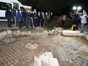 Bakan Ersoy 5 bin 500 yıllık antik kentte incelemelerde bulundu
