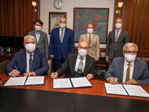 Büyükşehir belediyesinden hem öğrencilere hem de kırtasiyecilere destek