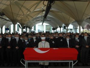 Eski Sağlık Bakanı Durmuş son yolcuğuna uğurlandı