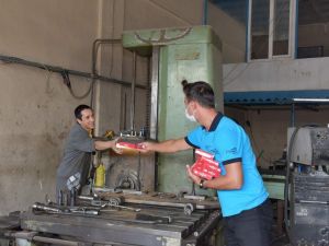 Aliağa Belediyesinden esnafa Cumhuriyet Bayramı sürprizi