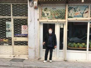 Karantinayı delen yaşlı adam bakkalda yakalandı