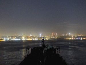 Gemilerin İstanbul Boğazı’nda masalsı yolculuğu