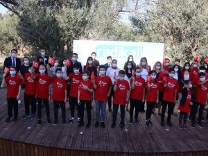 Özel Radikal Okulları öğrencilerinin cumhuriyet coşkusu