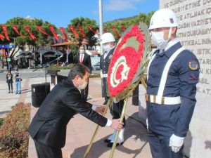 Muğla’da 29 Ekim çelenk sunma töreni ile başladı