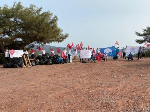 Seyir Tepesi’nden 70 torba çöp çıktı
