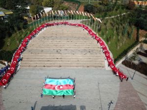 97 metrelik dev Türk bayrağı Cumhuriyet Bayramı’na özel  Pendik Millet Bahçesi’nde açıldı