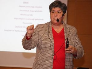 Teknosa “Teknolojinin Gücü” paneli ile Dijital Topuklar Zirvesi’nde