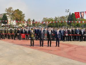 Cumhuriyet Bayramı pandemi tedbirleri kapsamında kutlandı