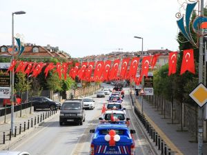 Çekmeköy’de 29 Ekim Cumhuriyet Bayramı Türk bayraklı konvoy ile kutlandı
