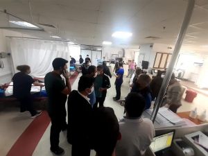 ADÜ Rektörü Aldemir, kaza geçiren doktorları hastanede ziyaret etti