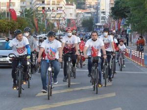 Aliağalılar cumhuriyet için sürdü