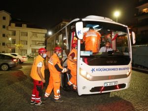 Küçükçekmece Sivil Savunma ekipleri, İzmir depremi için yola çıktı