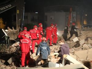 Aydın Büyükşehir arama kurtarma ekibi çalışmalara destek veriyor
