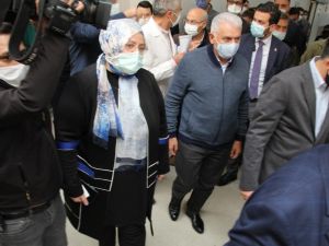 Bakanlardan tedavileri süren depremzedelere geçmiş olsun ziyareti