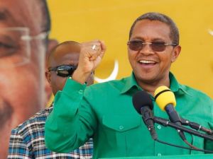 Türkiye’de okuyan Mwinyi, Zanzibar Başkanı seçildi