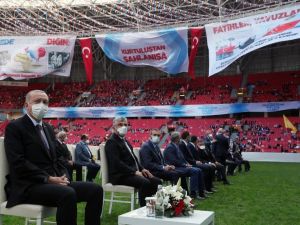 Cumhurbaşkanı Erdoğan: “Türkiye’yi ekonomiyle de alt edemeyecekler”