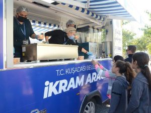Kuşadası’ndaki kriz masası çalışmalarını sürdürüyor
