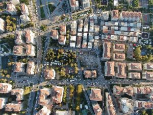 Deprem sonrası İzmir’de son durum havadan görüntülendi