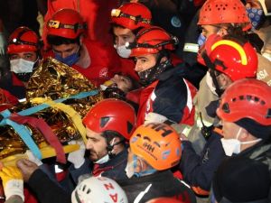 14 yaşındaki İdil, 58 saat sonra enkazdan sağ çıkartıldı
