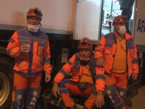 İzmir’de depremin yorulmak bilmeyen kahramanları