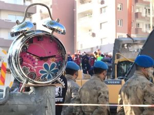 Saatlerin durduğu an: 14.51