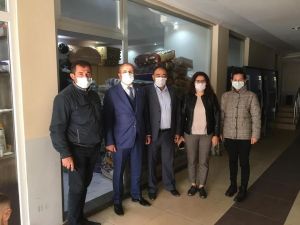 Sarıgöllü eğitimcilerden İzmirli depremzedelere battaniye