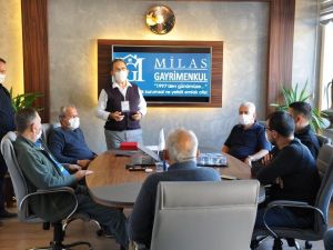 Meslek duayenleri ve gençler belgelerini aldılar