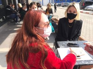 SEY Vakfı’ndan enkazdan kurtarılan konservatuvar öğrencisi İnci’ye ziyaret