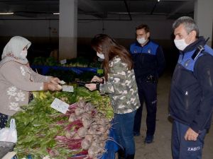 Kuşadası’ndaki pazar yerleri korona virüse karşı tam korumalı hale getirildi