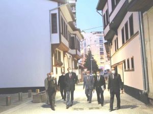 Vali Çelik: “Germiyan Sokağı, şehrin hizmetine sunulmalı"