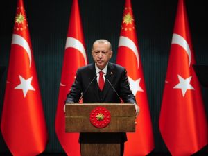 Cumhurbaşkanı Erdoğan: “İzmir milletvekilisin, İzmir’de kaç gün kaldın?”